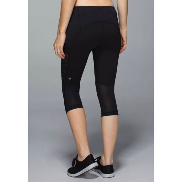 LULULEMON ATHLETICA Stash It Crop in Black Size 4 - Picture 2 of 7